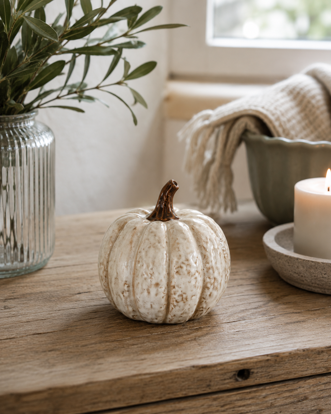 Cream Speckled Porcelain Pumpkin – 11cm